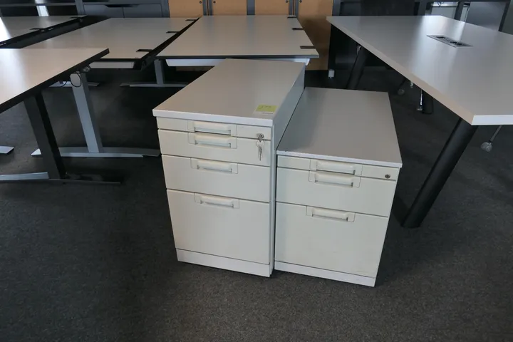 2 Schreibtischcontainer